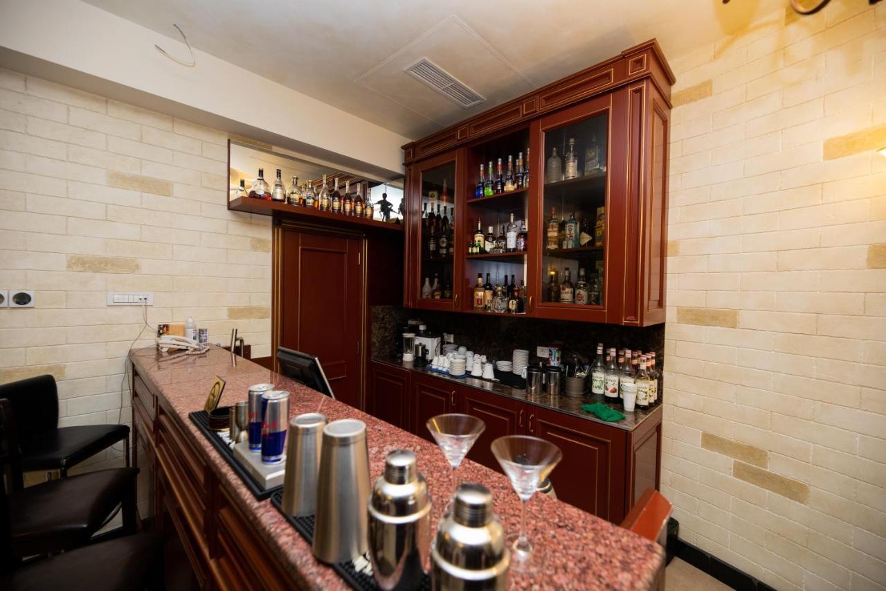 Diamond Hotel Erivan Exterior foto